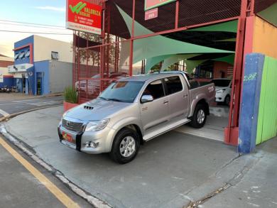TOYOTA Hilux CD SRV D4-D 4x4 3.0 TDI Diesel Aut PRATA Automático Diesel 2013