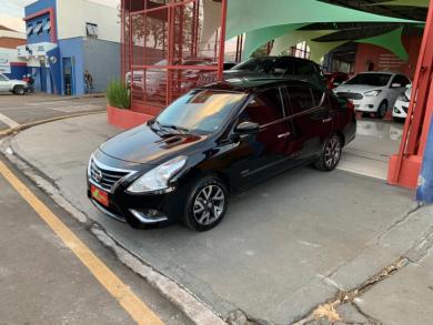 NISSAN VERSA UNIQUE 1.6 16V Flex 4p Mec. PRETA Manual Flex 2016