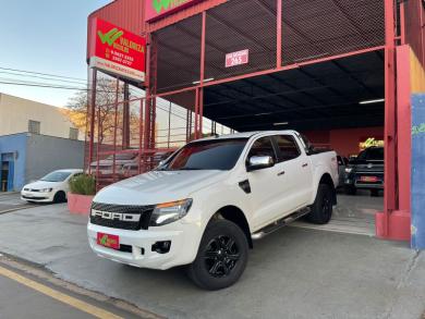 FORD Ranger XLT 3.2 20V 4x4 CD Diesel Aut. BRANCA Automático Diesel 2014