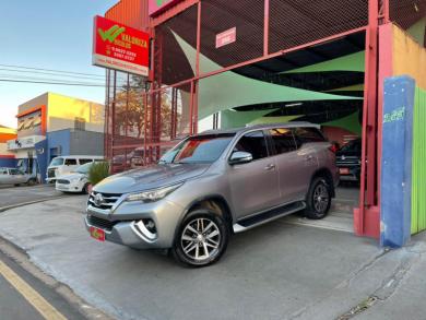TOYOTA Hilux SW4 SRX 4x4 2.8 TDI 16V Dies. Aut. PRATA Automático Diesel 2017